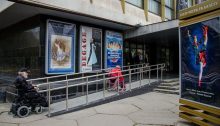 У Дніпрі оперний театр став ближчим до людей з інвалідністю
